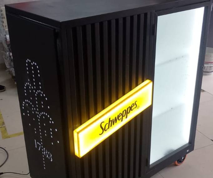 Mueble publicitario iluminado